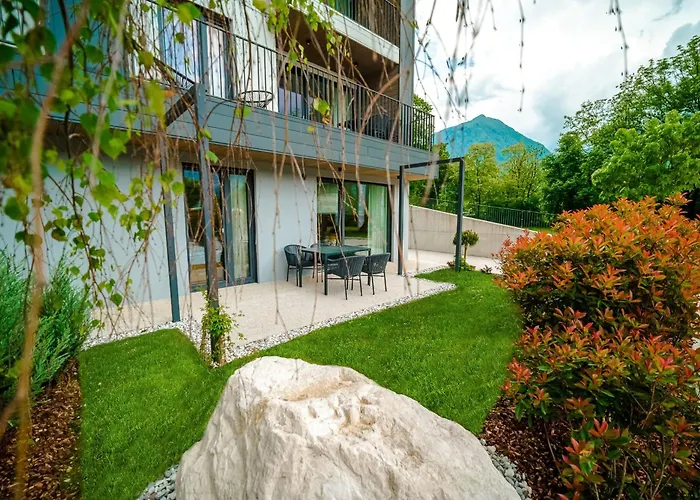 Family Soca Splash בובק